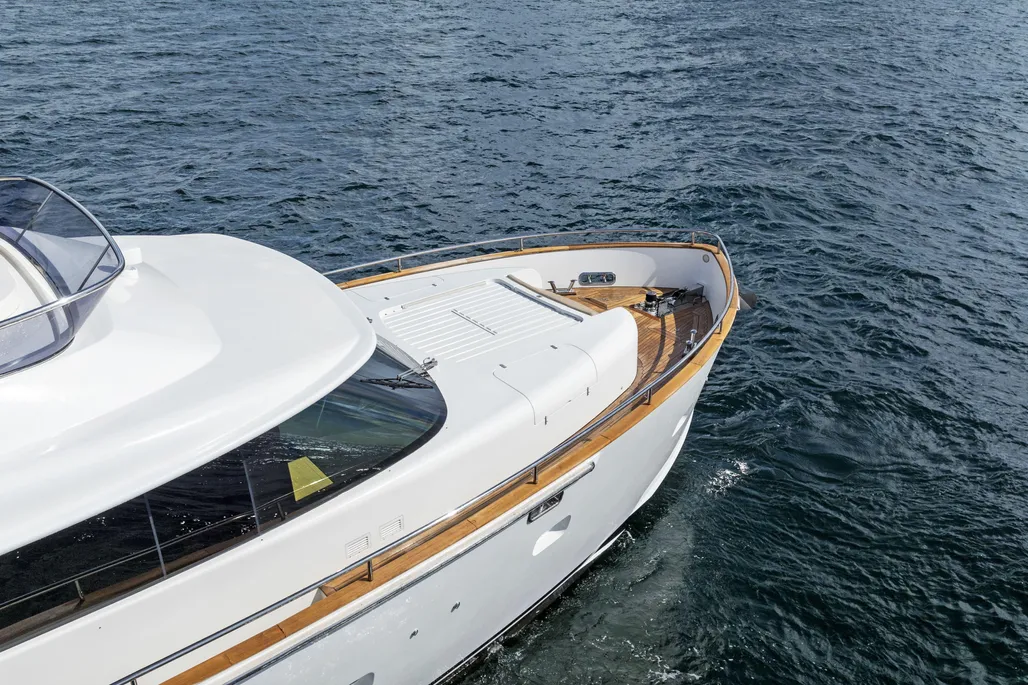 Yacht Photo 6